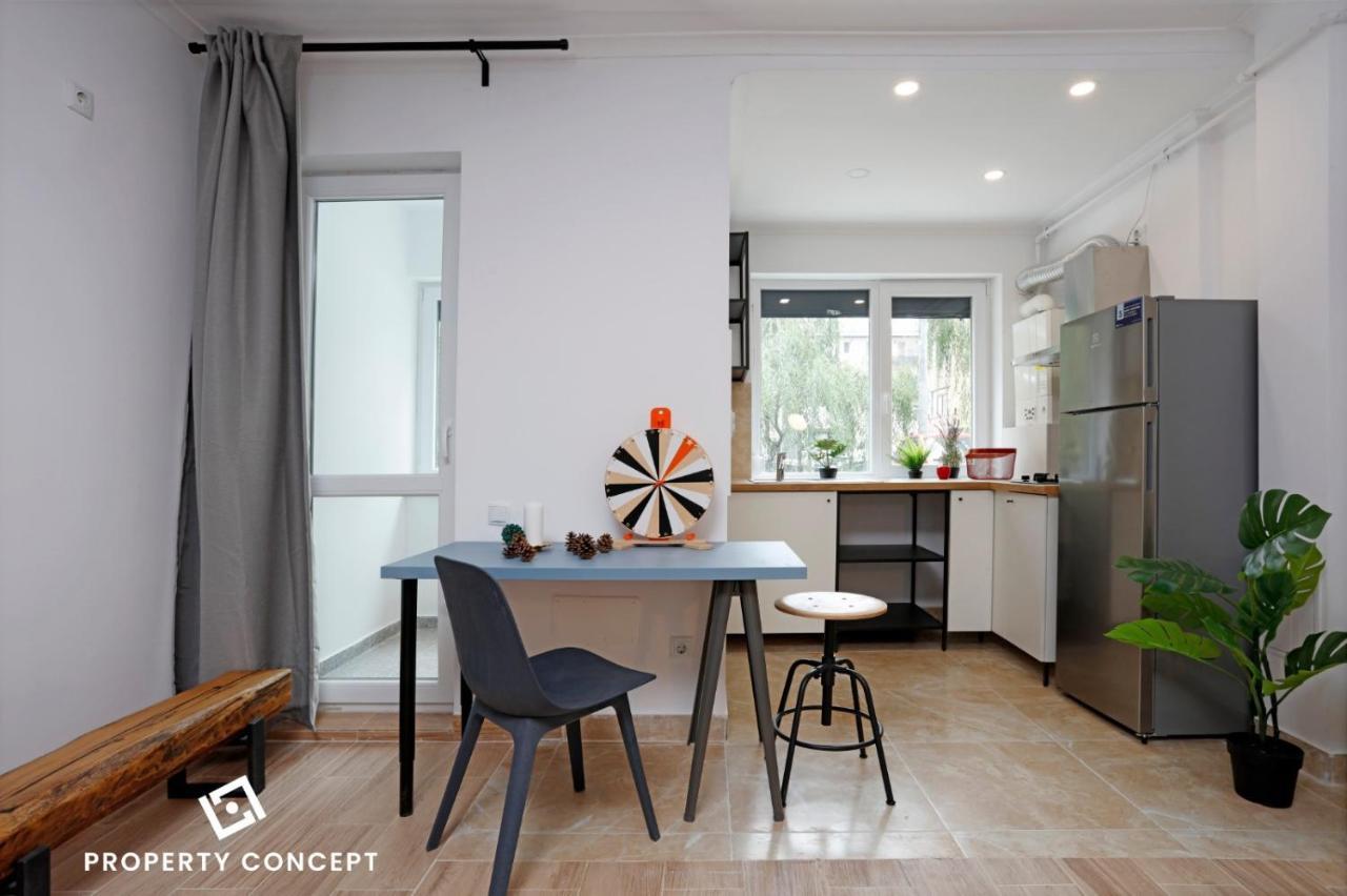 Avangarde Concept Studio Rosu Luaran gambar